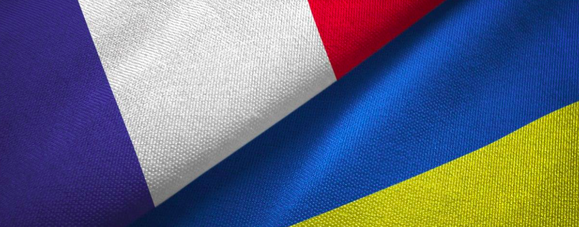 Drapeaux français et ukrainien