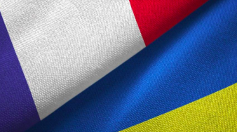 Drapeaux français et ukrainien